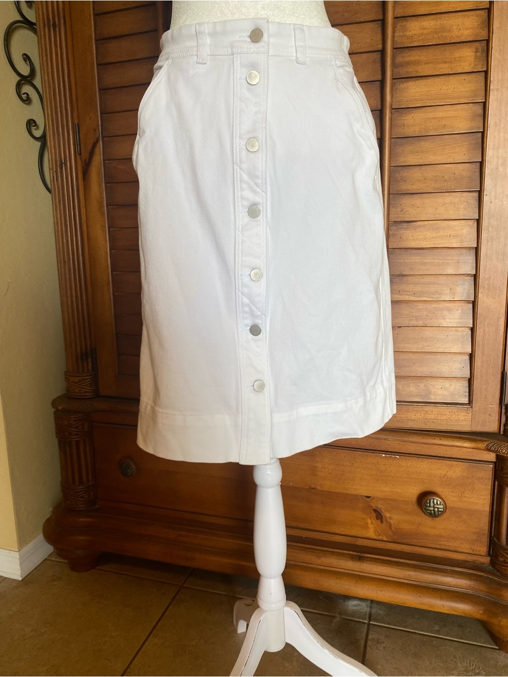 Ann Taylor white button down shirt size 8